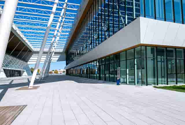 时尚商务男装搭配技巧(商务男装搭配陈列技巧图片欣赏)